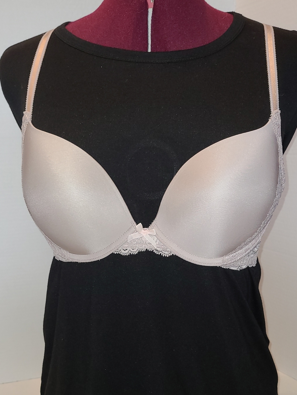 Victoria Secret Light Pink Lace-Trim  Bra 32C Possibly? GUC
